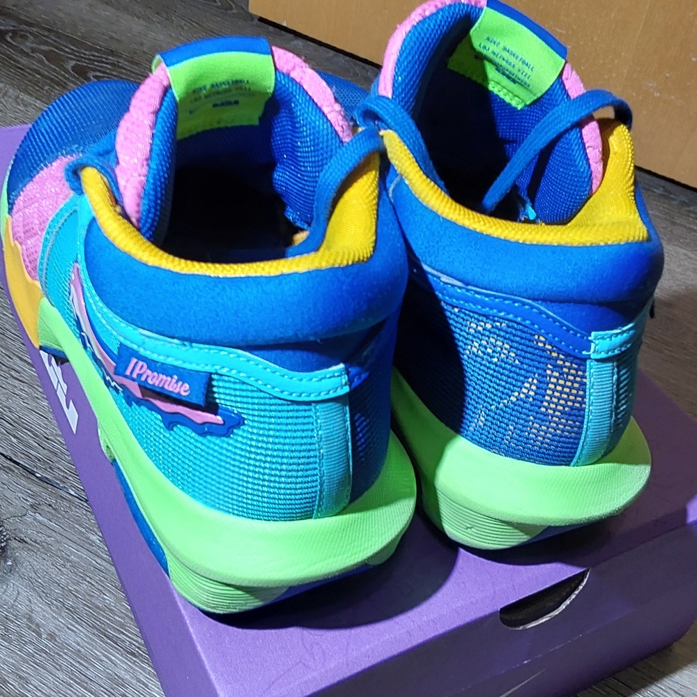 Nike LeBron Witness 8 I Promise School Baltic Blue Playful Pink Size 9.5 Men EUC - Picture 3 of 9